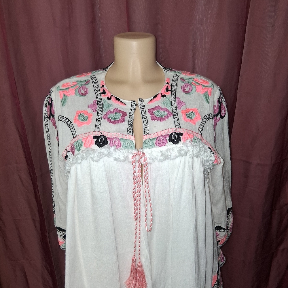 NYLON APPAREL women Size M Chic Embroidered Women's Blouse with Pink Accents - Picture 16 of 16